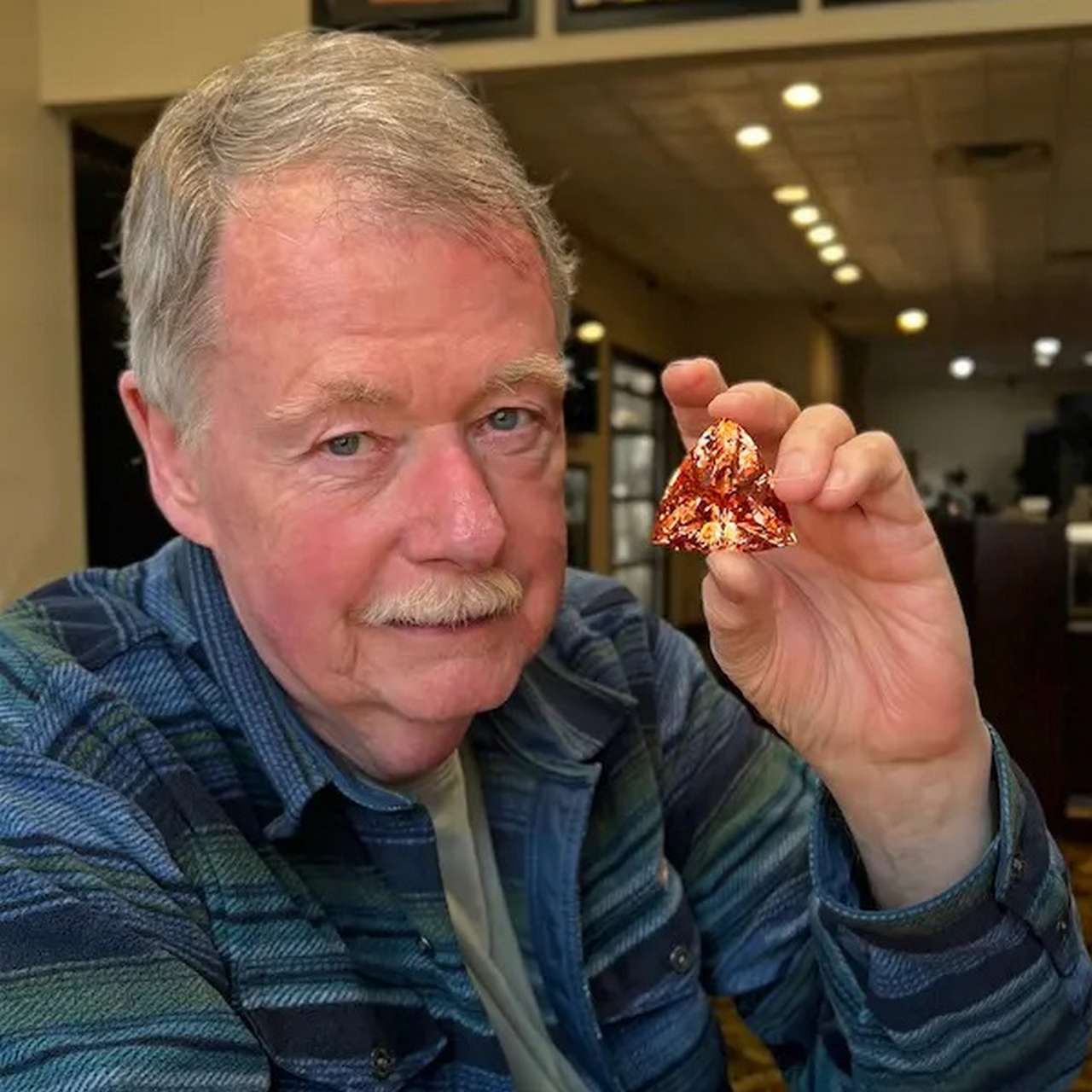 Огранка 294-каратного триллиантового морганита от Стива Мориарти