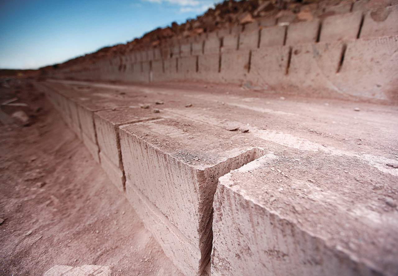 Распил Туфа Распил Туфа, фото