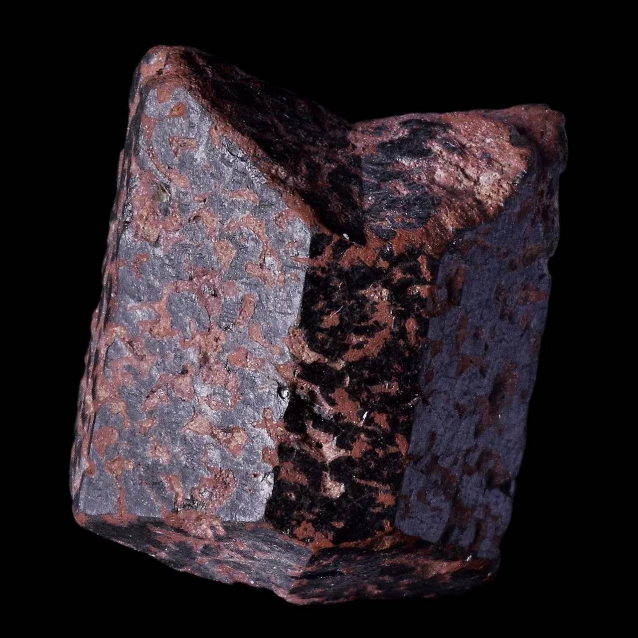 Необработанный камень Авгит, фото Необработанный камень Авгит, фото